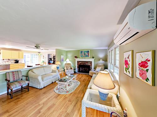 312 Carriage Lane Home