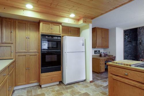 Black Butte Ranch: South Meadow Home Eighty-four