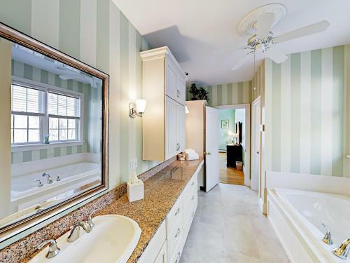 7 Apple Hill Lane Home