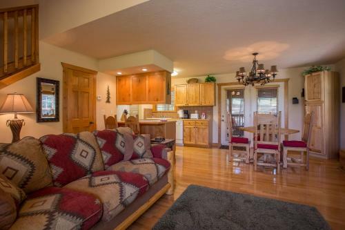 Black Bear Lodge Home