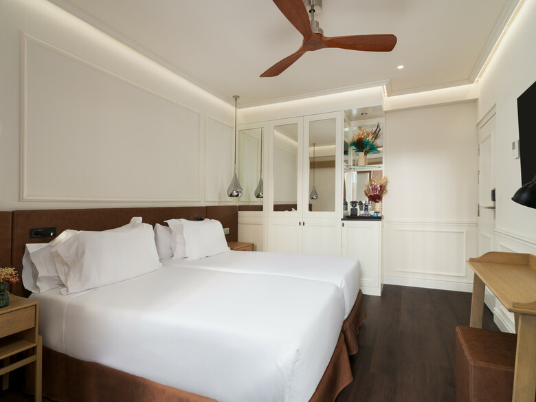Hotel H10 Universitat