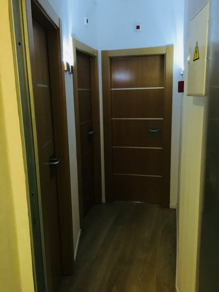 Hotel Transit
