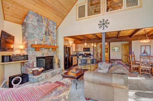 Wildernest Point Home