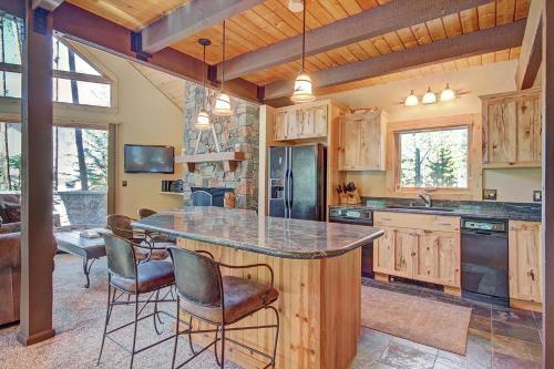 Wildernest Point Home