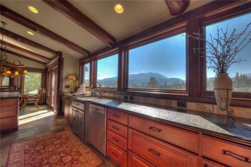 Tyra Summit Townhome #935