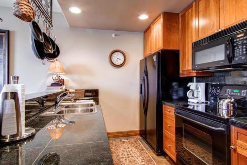 Lodge At Highland Greens 302
