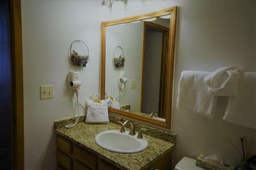 Tyra Aspen Two Bedroom Condo