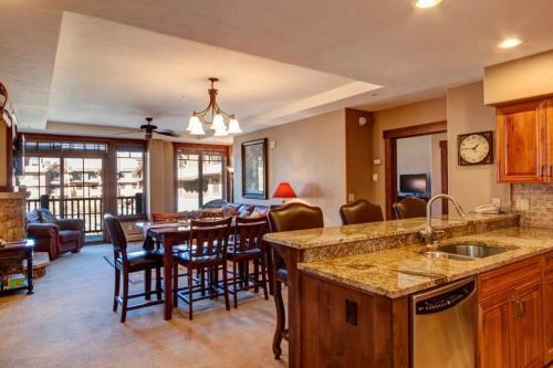 Ski-in/ski-out Condo Crystal Peak #4