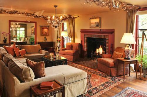 1795 Acorn Inn Bed And Breakfast