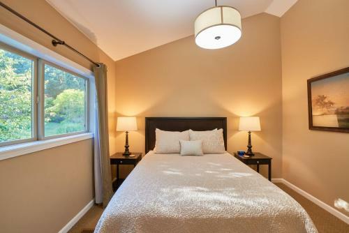 Brookside Retreat: The Guesthouse
