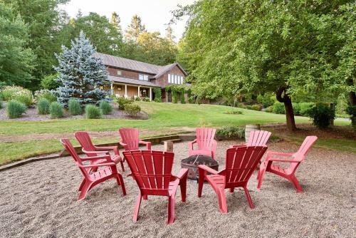 Brookside Retreat: The Guesthouse