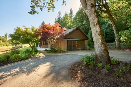 Brookside Retreat: The Manor