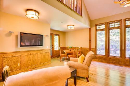 Brookside Retreat: The Manor