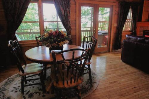 A Tree House For 2