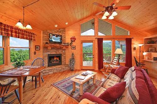 Whispering Creek Holiday Home