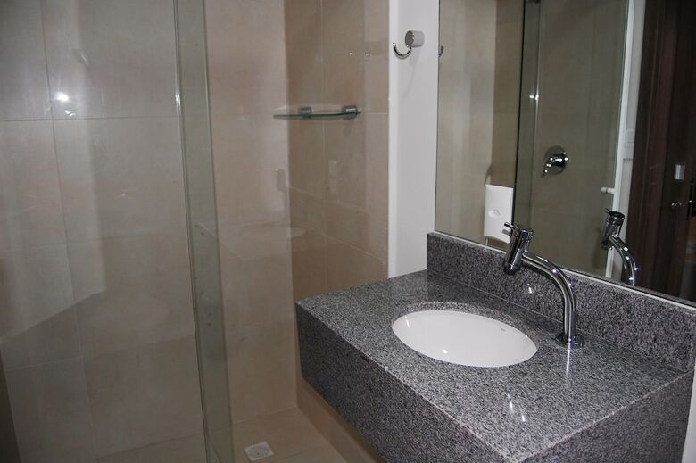 Hotel Valerim Itaja�
