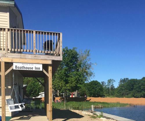 Seaway Slips Waterfront Cottages