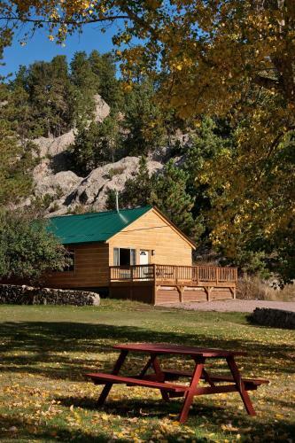 Hotel Rock Crest Lodge & Cabins