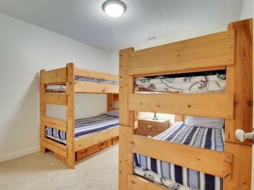 Crystal Waters Townhome