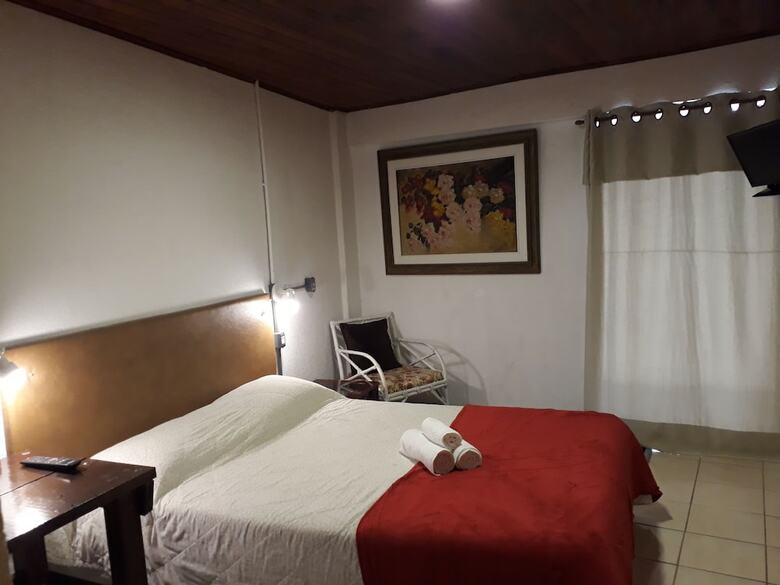 Hostal Pousada Vale Das Flores