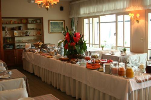 Hotel Dominguez Master