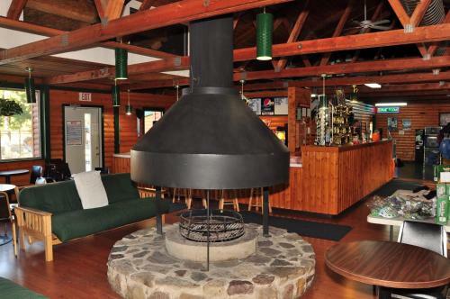 Arrowhead Camping Resort Deluxe Cabin 9