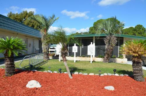 Southern Palms Park Model 12