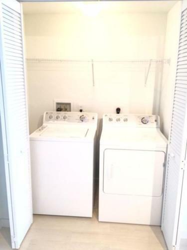 Beachwalk One Bedroom Apartment 07