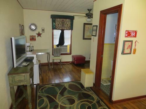 Motel Town Cottages