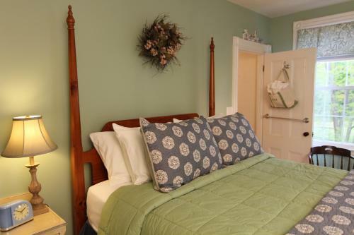 Kendall Tavern Inn Bed And Breakfast