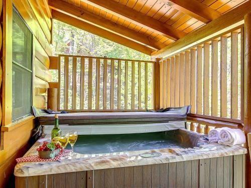 Bear Cub Hideaway Cabin