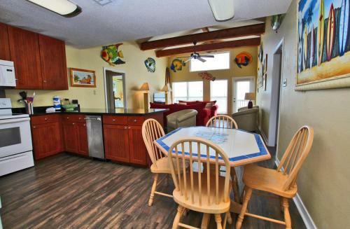 Cabana Beach House Holiday Home
