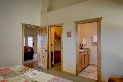 Ridgetop Hideaway