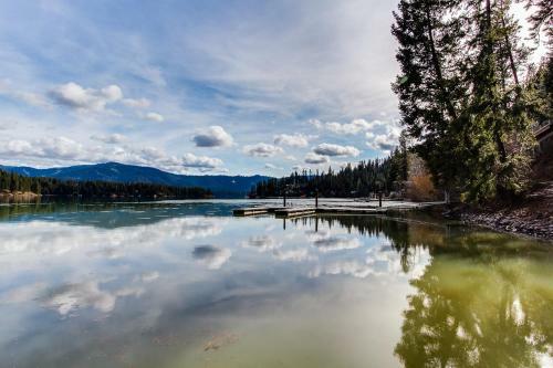 Starling Lake House