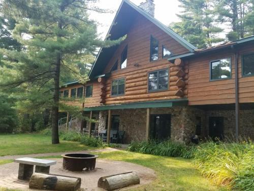 Katherine Lake Lodge Home