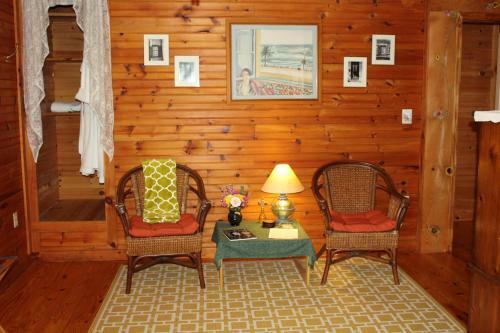 Henson Cove Place Bed And Breakfast W/cabin