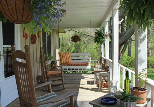 Henson Cove Place Bed And Breakfast W/cabin