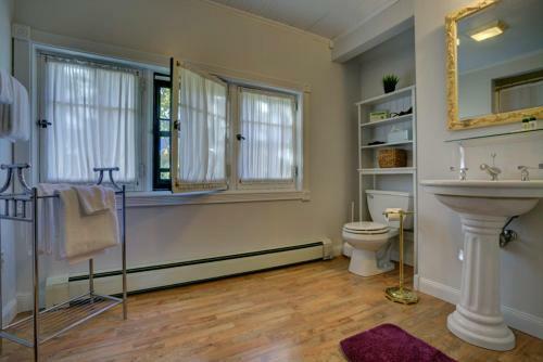 Brown Street Inn Bed And Breakfast
