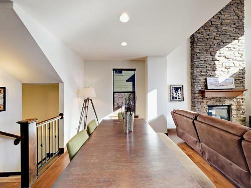 13285 Alexis Drive Townhouse