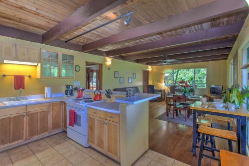 Kehena Treetop Bungalow