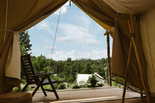 Under Canvas Mount Rushmore