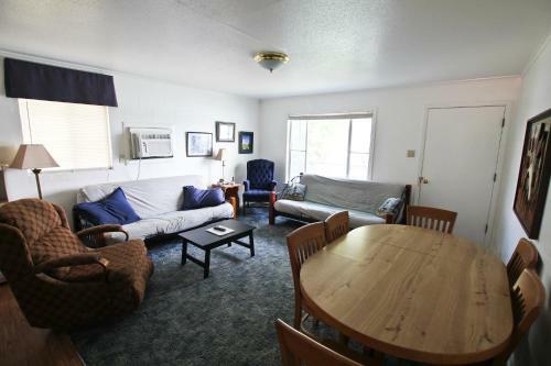 Lodge Valentine Lakeside