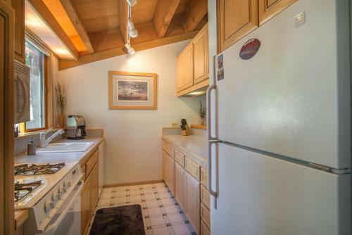 Apartamento Provencio, Condo At Truckee