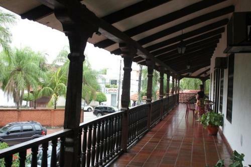 Aparthotel Urbari Apartment Hotel