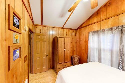 Rocky Creek Cabins A & B