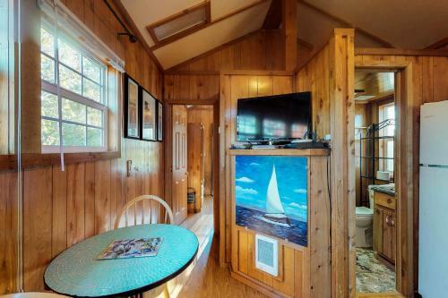 Rocky Creek Cabin B