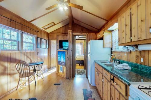Rocky Creek Cabin B
