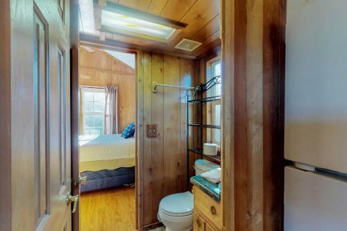 Rocky Creek Cabin B