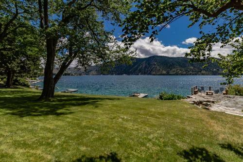 Schmitt Lakefront Getaway