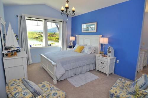 Bed & Breakfast Lake's Edge Tuscan Lodge